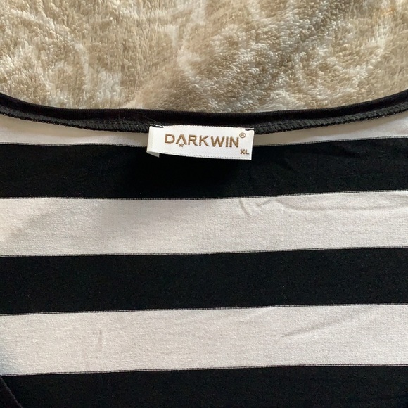 Top - Picture 3 of 4